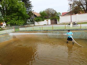 18. Čištění požární nádrže - jaro 2015