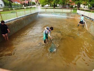 22. Čištění požární nádrže - jaro 2015