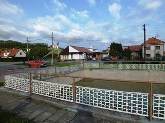 38. Čištění požární nádrže - jaro 2015