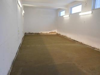 23. Nová podlaha v garáži