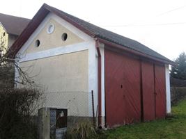 1. Zbrojnice ve Lhotách