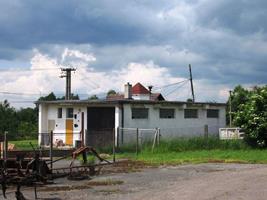 2. Zbrojnice ve Lhotách