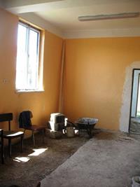 8. Zbrojnice ve Lhotách