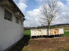 27. Zbrojnice ve Lhotách