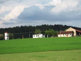 32. Zbrojnice ve Lhotách